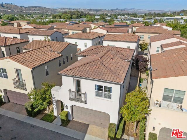 21749 Bene Drive, Santa Clarita CA: https://media.crmls.org/mediaz/ee874e06-73ad-436c-870c-d85316117274.jpg