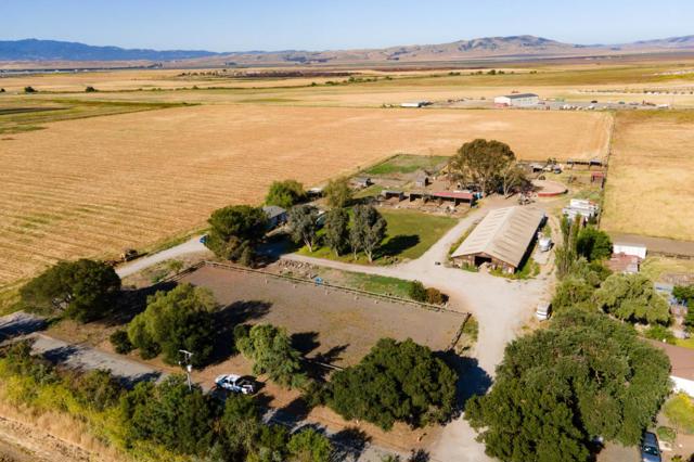 6200 Frye Lane, Hollister CA: https://media.crmls.org/mediaz/ee87bb81-388d-4c8e-a1bd-b24b9ddf5711.jpg