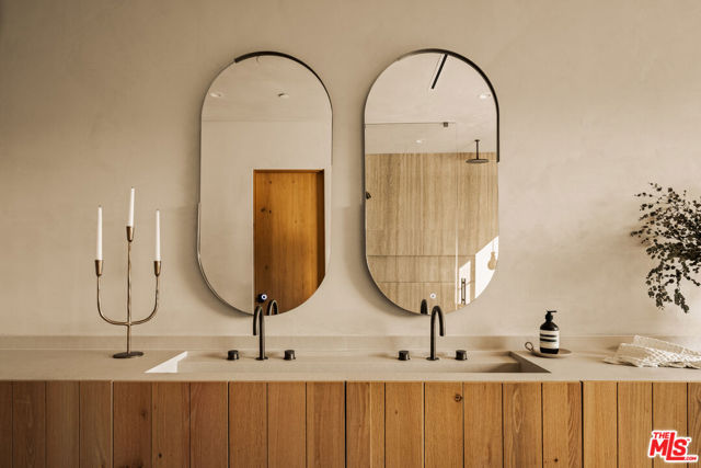 11556 Blix Street, Valley Village CA: https://media.crmls.org/mediaz/ee884839-db9a-46af-abf1-abf7d063a813.jpg