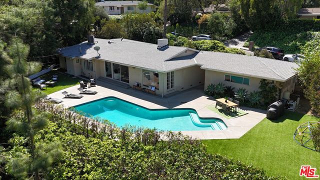 4450 Coronet Drive photo 2