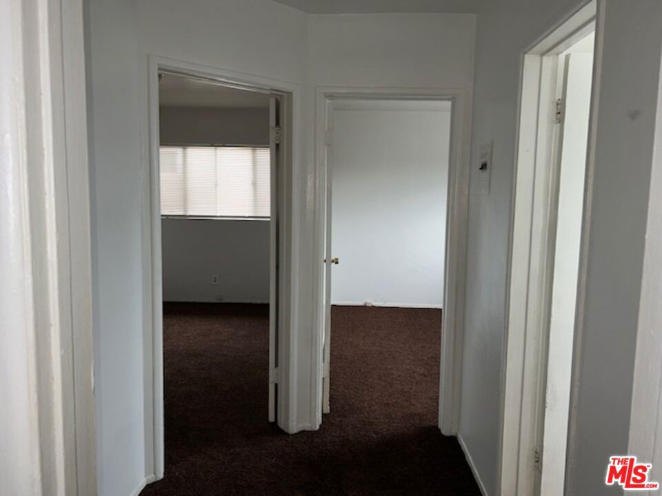 https://media.crmls.org/mediaz/ee8938ee-4921-45a9-abe6-9cd5d5080964.jpg?preset=X-Large