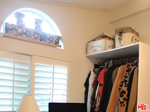 25000 Hawkbryn Avenue, Newhall CA: https://media.crmls.org/mediaz/ee895b50-3207-4114-84bf-34a3b6a6361e.jpg