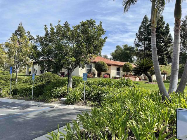 5420 Kipling Lane, Carlsbad CA: https://media.crmls.org/mediaz/ee8a442f-193b-440d-82f9-f8ff8f0c0eed.jpg