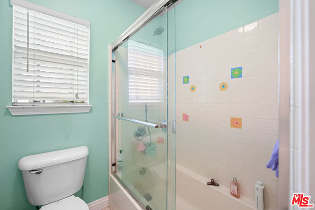 26505 Thackery Lane, Stevenson Ranch CA: https://media.crmls.org/mediaz/ee8a73c7-0fbb-4147-a7b9-2d7fbba43e32.jpg