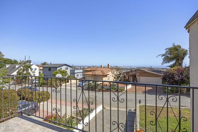 2371 Foster Avenue, Ventura CA: https://media.crmls.org/mediaz/ee8af8e4-630a-41a8-8e4d-8938fc3a48fa.jpg