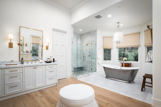 15807 Puerta Del Sol, Rancho Santa Fe CA: https://media.crmls.org/mediaz/ee8b0dfe-0b82-4744-9e8f-c60e4509b66e.jpg