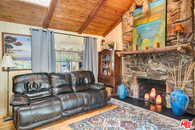 Drew Fenton | 28927 Cove Place Agoura Hills CA | MLS: 7446574