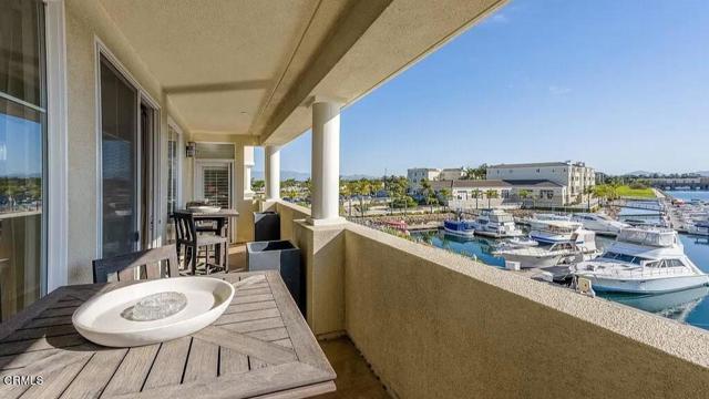 4346 Tradewinds Drive, Oxnard CA: https://media.crmls.org/mediaz/ee8bced0-f13b-4179-923e-45c53413058b.jpg