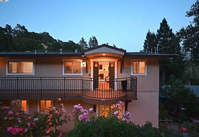 38 Saint Stephens Dr., Orinda CA: https://media.crmls.org/mediaz/ee8bd8e3-b12e-460a-8fd2-d6f8c5128952.jpg