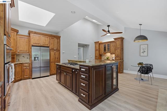 1782 Whitecliff Way, Walnut Creek CA: https://media.crmls.org/mediaz/ee8c5066-a107-4e56-a8bf-dc4cff20e18b.jpg