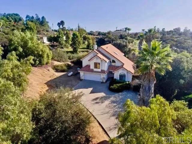 16898 Whispering Oaks Lane, Ramona CA: https://media.crmls.org/mediaz/ee8c81d2-394a-489f-8212-4eb17c69ced9.jpg