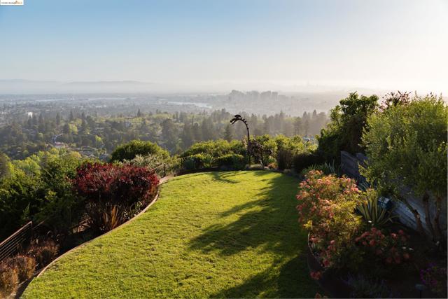 Image 42 of 49 For 251 Pershing Dr
