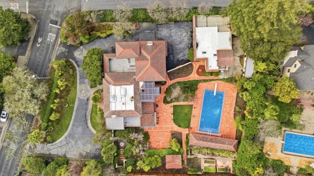 730 Hillsborough Boulevard, Hillsborough CA: https://media.crmls.org/mediaz/ee8d118d-4ae7-4d02-9be7-2e00970033c1.jpg