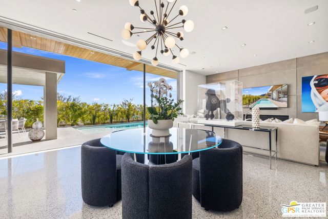 2381 Vista Palizada Drive, Palm Springs CA: https://media.crmls.org/mediaz/ee8de516-9936-4826-b1ab-caa8009e0588.jpg