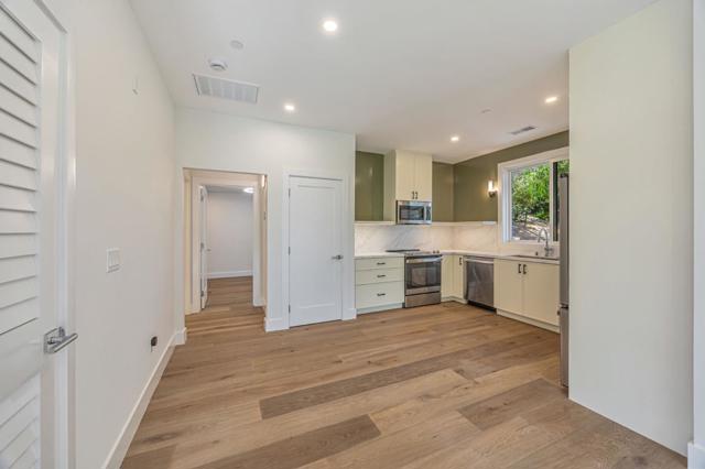 0 AMHERST Court, Los Altos Hills CA: https://media.crmls.org/mediaz/ee8e2af6-729a-4dd7-a143-903861d30c86.jpg