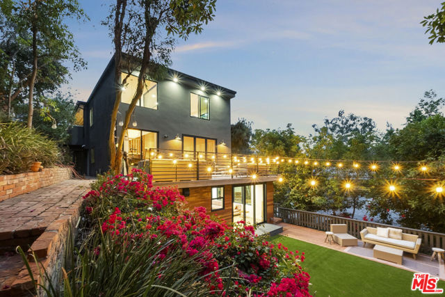 12220 Benmore Terrace, Los Angeles CA: https://media.crmls.org/mediaz/ee9141f5-6d75-4508-bfa0-b6395728ea07.jpg