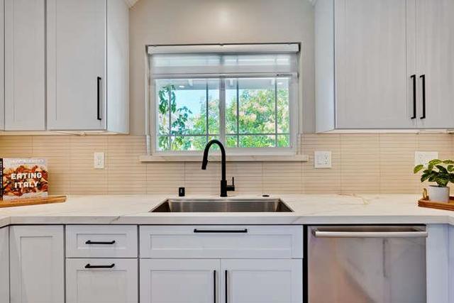 898 La Plata Plaza, Campbell CA: https://media.crmls.org/mediaz/ee914bfb-b20d-4885-8ea2-d9a10db3e2f5.jpg