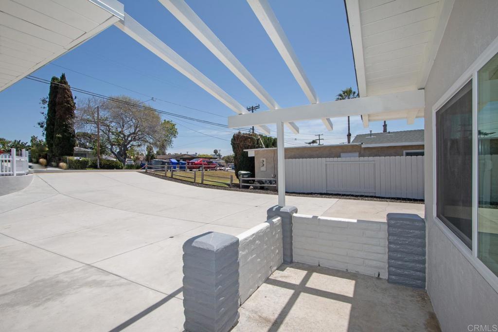 1104 Gardena Road - photo 3