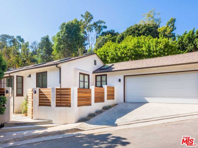 3279 Ledgewood Drive, Los Angeles CA: https://media.crmls.org/mediaz/ee929788-98b8-4b19-9f96-2d7046377e69.jpg