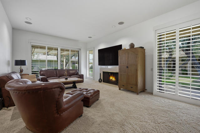 27 Cornell Drive, Rancho Mirage CA: https://media.crmls.org/mediaz/ee9322d5-5cb0-4deb-a910-59e5bcda35fd.jpg