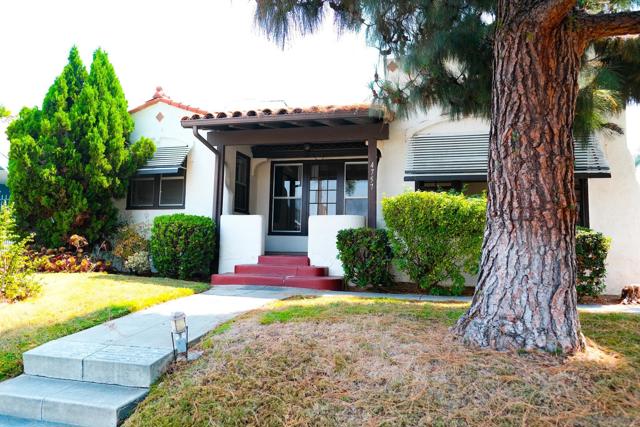4757 59 Kensington Dr, San Diego CA: https://media.crmls.org/mediaz/ee934d10-def0-4581-9214-8637e06c5c6d.jpg