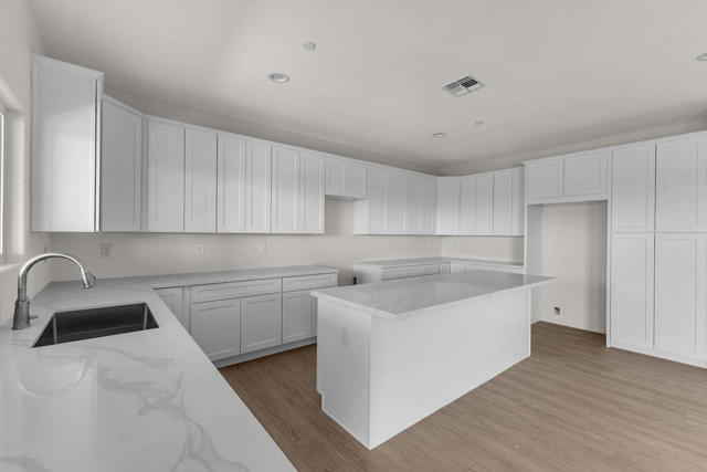 Image 8 of 49 For 65361 Avenida Dorado