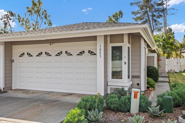 Detail Gallery Image 2 of 36 For 1025 Brewley Ln, Vista,  CA 92081 - 2 Beds | 2 Baths