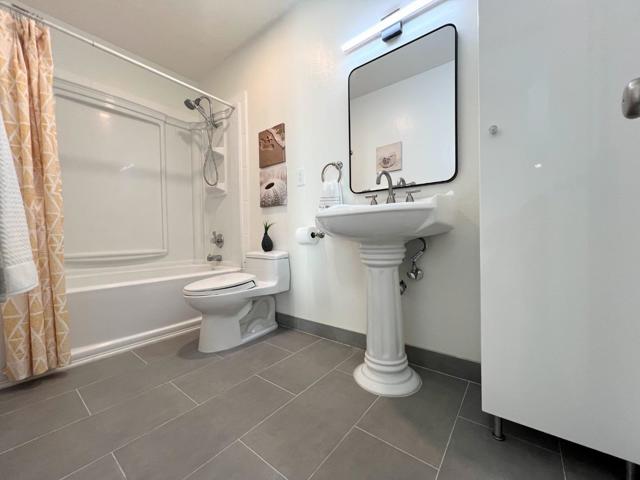 1919 Alameda De Las Pulgas, San Mateo CA: https://media.crmls.org/mediaz/ee948f0c-fc04-4b55-8889-3250a60125ea.jpg