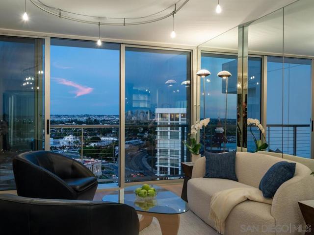 1720 Avenida del Mundo, Coronado CA: https://media.crmls.org/mediaz/ee9526b0-d836-46a6-8d3b-c488716c2181.jpg