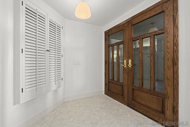 1099 1st St, Coronado CA: https://media.crmls.org/mediaz/ee9552f2-7ba9-438e-8551-25df4b4c9b56.jpg