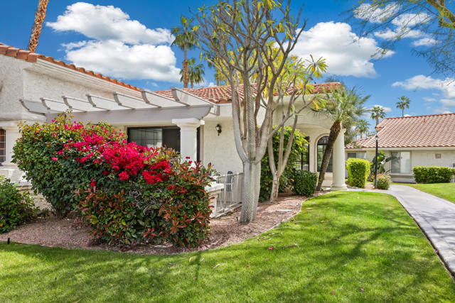 500 S Farrell Drive, Palm Springs CA: https://media.crmls.org/mediaz/ee957ec9-67ec-48c5-b22e-28de1ce9b53c.jpg