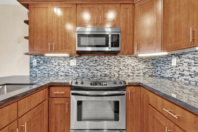 2348 La costa Avenue, Carlsbad CA: https://media.crmls.org/mediaz/ee95a40b-93f0-4cca-b582-75800b475866.jpg