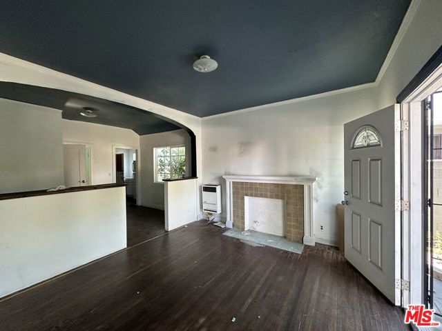 1117 N Alexandria Avenue, Los Angeles CA: https://media.crmls.org/mediaz/ee967b93-1b1e-488e-90a2-c243d185774b.jpg