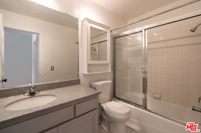 4859 Coldwater Canyon Avenue, Sherman Oaks CA: https://media.crmls.org/mediaz/ee967d9c-eba9-46a3-94e4-903697f4fce3.jpg