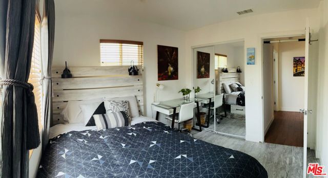 4938 Imlay Avenue, Culver City CA: https://media.crmls.org/mediaz/ee96d2e1-9ae3-4004-94ae-3166c0db47cb.jpg