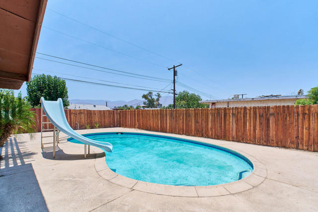 83175 Rue Paray, Thermal CA: https://media.crmls.org/mediaz/ee980dd9-b9a0-4185-8684-cb2c47cb10f1.jpg