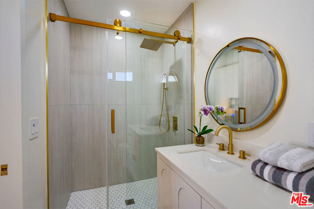 38220 Dorn Road, Cathedral City CA: https://media.crmls.org/mediaz/ee98f627-25db-4b30-87df-cbf3cf090a28.jpg