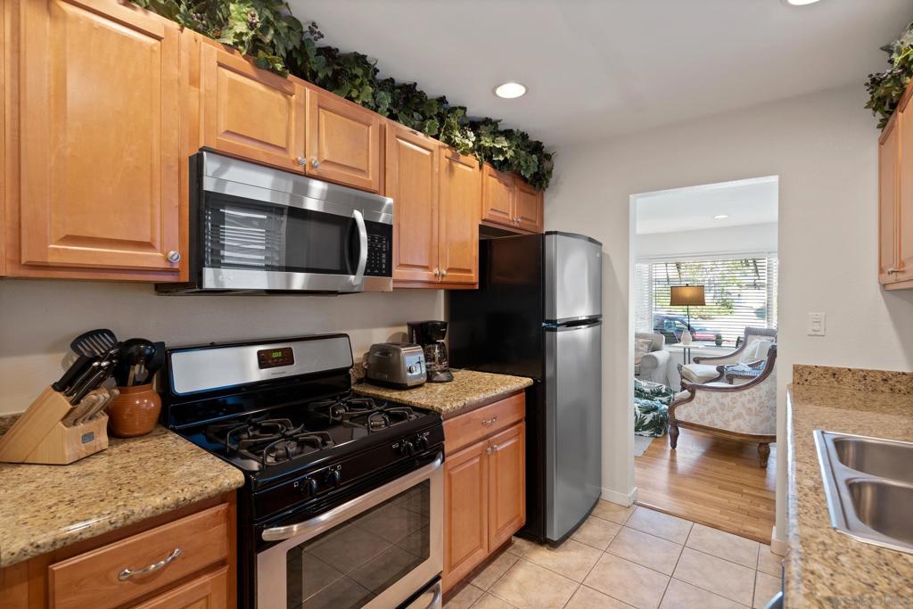 647 Loring - photo 7