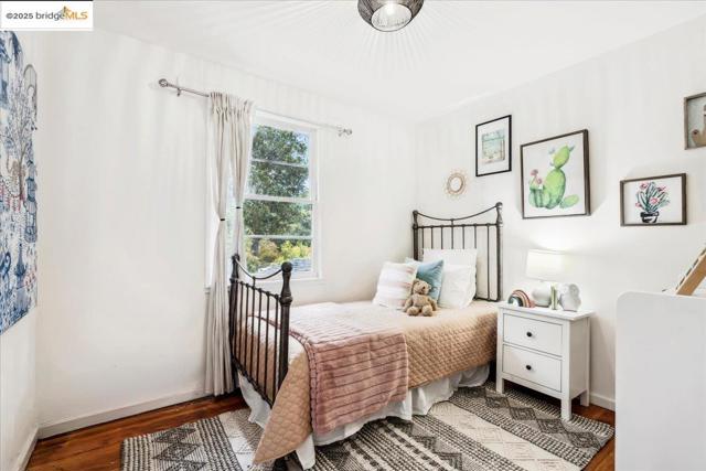342 El Toyonal, Orinda CA: https://media.crmls.org/mediaz/ee999081-fb4b-4001-9dfc-d8f80a17fd0d.jpg