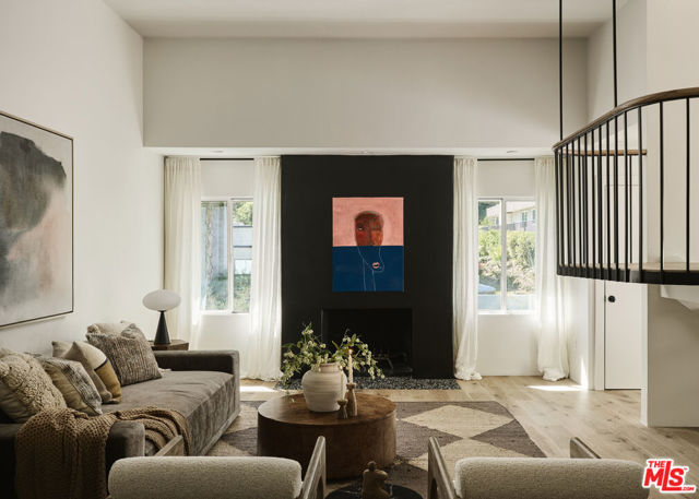 17155 Clemons Drive, Encino CA: https://media.crmls.org/mediaz/ee9a0ef6-f26b-4d00-936e-9c4c1d542fa9.jpg