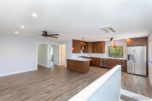 2103 Sunnyside Ave, El Cajon CA: https://media.crmls.org/mediaz/ee9a1dd1-6064-4504-9f20-ca0a5212697f.jpg