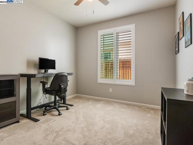 1178 Tropicana Ln, Brentwood CA: https://media.crmls.org/mediaz/ee9a42e1-b6a8-4bca-84db-e341dc85104c.jpg