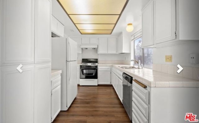 3821 Lariat Place, Fullerton CA: https://media.crmls.org/mediaz/ee9b1745-ce9e-452f-bff3-f5ddf2203385.jpg