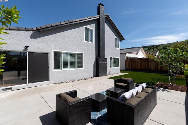 6287 Mountford Dr, San Jose CA: https://media.crmls.org/mediaz/ee9b601d-ac28-4647-8ad4-67d7df69d8f6.jpg