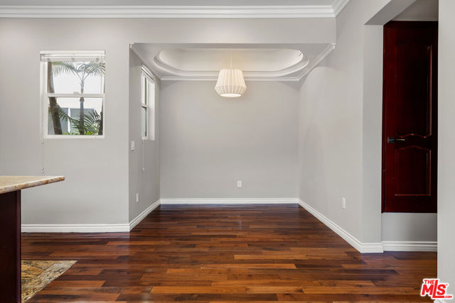 632 N Kings Road, West Hollywood CA: https://media.crmls.org/mediaz/ee9c187d-b020-4cd6-9fa7-6a1d189c8690.jpg