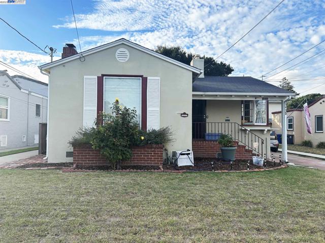 1815 Pearl St, Alameda, California 94501, 6 Bedrooms Bedrooms, ,4 BathroomsBathrooms,Single Family Residence,For Sale,Pearl St,41043116