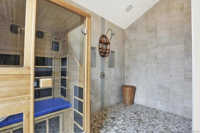 8366 The Landing Way, San Diego CA: https://media.crmls.org/mediaz/ee9c9a42-29ad-4514-b73d-4ea7447cc4a5.jpg