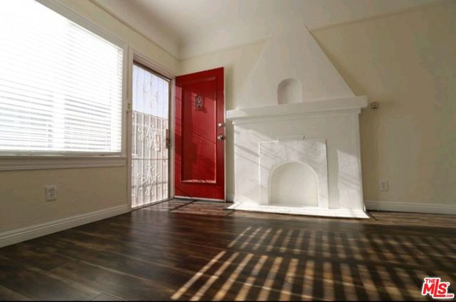 4124 Monroe Street, Los Angeles CA: https://media.crmls.org/mediaz/ee9cca79-258b-4eb9-af15-1b35004711a3.jpg