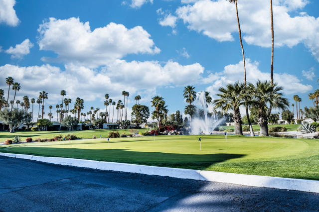 189 Desert Lakes Drive, Palm Springs CA: https://media.crmls.org/mediaz/ee9cfb71-dec9-440b-bf17-55c0c5daa978.jpg