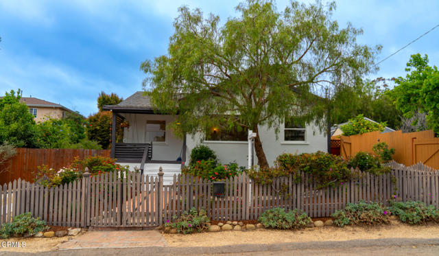 Detail Gallery Image 1 of 23 For 11 Portola Ln, Santa Barbara,  CA 93105 - 3 Beds | 2 Baths